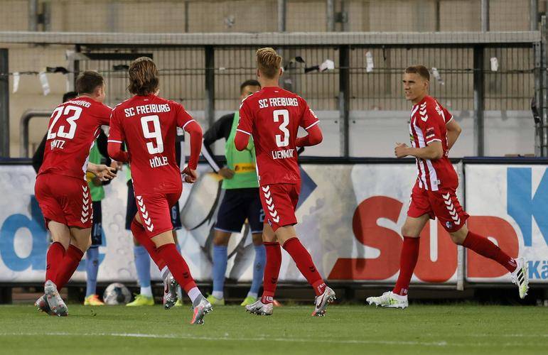 弗莱堡中场长传助攻,助球队取胜的是谁 弗莱堡中场长传助攻,助球队取胜的是谁