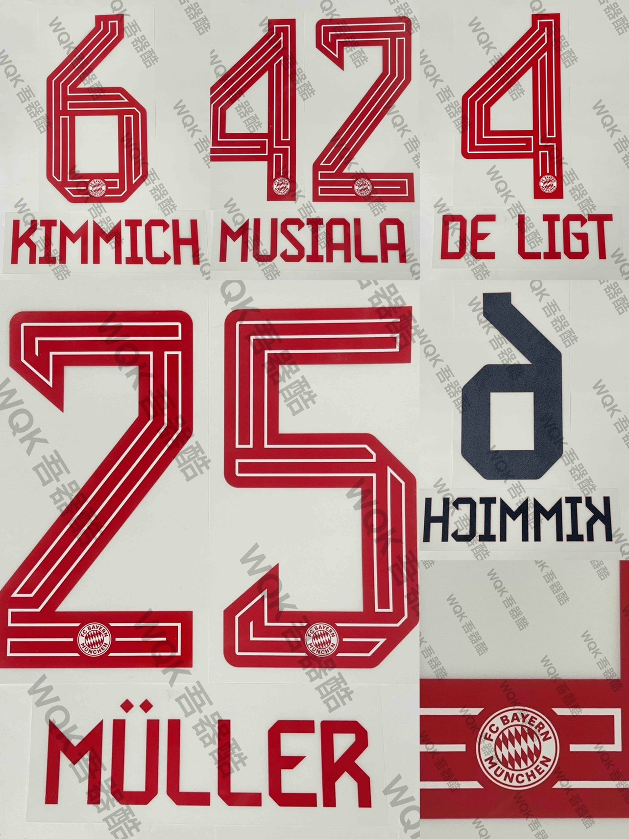 包含拜仁慕尼黑主场大胜领跑德甲榜单的词条